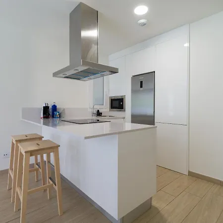 Homeforguest Apartamento Con Terraza Y Parking En Canteras Apartament